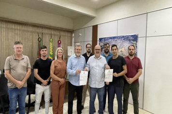 Deputado Rodrigo Lorenzoni Visita Crissiumal e Anuncia Emenda para Escola Tuiuti