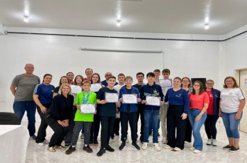 Secretaria Municipal de Educação de Crissiumal homenageia alunos premiados na OBMEP e nos Jogos Rurais SENAR!
