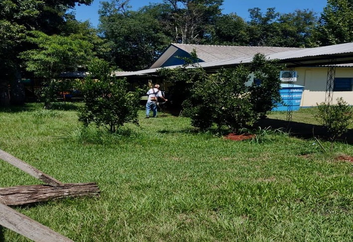 Funcionários do Parque de Obras Realizam Mutirão de Limpeza na Escola Riachuelo