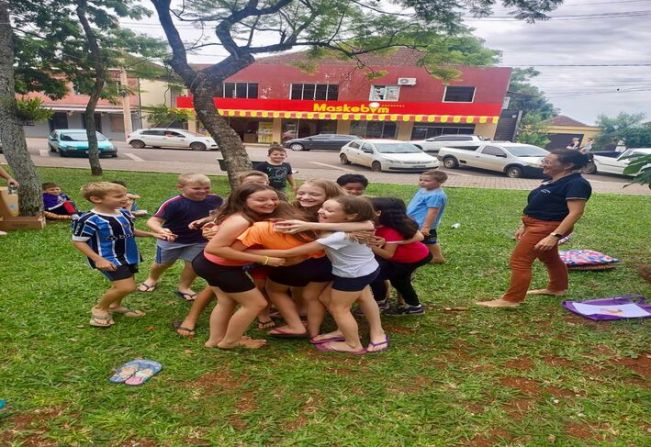 Projeto Meditando na Escola Benno Bender encerrou atividades do ano de 2024 na última segunda-feira.